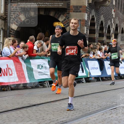 13.09.2026 - 21. swb-Marathon Bremen Strokosch-Dieckow http://msf.ph/oto/10315075 13.09.2026 13:06:03 Ziel 1017, 1301, 1562, 1745, 1879, 2538, 3242, 3520, 4157, 5199, 5725, 6025, 6579, 8706, 8973, 9010, 474, 1901, 3466, 4614, 6686, 7336, 8670, 9934 meine-sportfotos.de