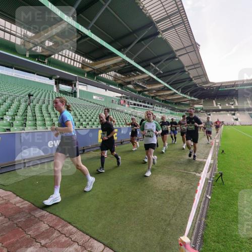 13.09.2026 - 21. swb-Marathon Bremen Michael Burmester http://msf.ph/oto/10315083 13.09.2026 13:11:10 Laufen im Stadion 164, 265, 373, 448, 581, 703, 843, 869, 984, 1113, 1180, 1435, 1738, 1849, 1851, 1855, 1867, 1894, 1936, 1952, 1967, 2202, 2232, 2248, 2268, 2281, 2284, 2299, 2330, 2333, 2339, 2342, 2353, 2375, 2426, 2432, 2443, 2530, 2531, 2553, 2573, 2589, 2654, 2659, 2669, 2673, 2682, 2714, 2717, 2784, 2785, 2804, 2819, 2822, 2836, 2850, 2907, 2920, 2932, 2976, 3026, 3027, 3063, 3079, 3082, 3086, 3089, 3122, 3159, 3174, 3207, 3208, 3291, 3328, 3349, 3352, 3370, 3409, 3410, 3442, 3470, 800 meine-sportfotos.de