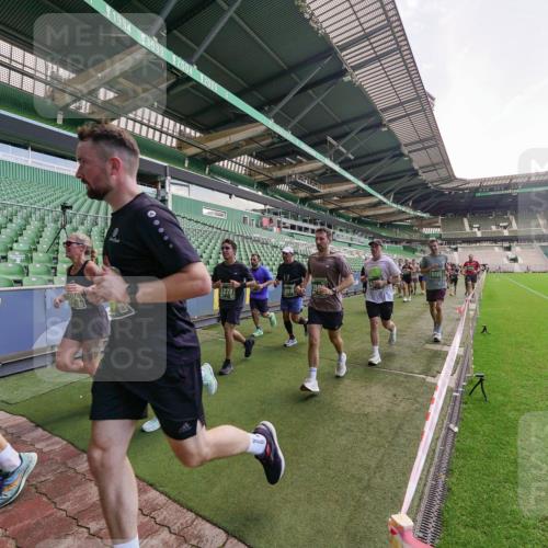 13.09.2026 - 21. swb-Marathon Bremen Michael Burmester http://msf.ph/oto/10315108 13.09.2026 13:11:11 Laufen im Stadion 164, 265, 373, 448, 581, 703, 843, 869, 984, 1113, 1180, 1435, 1738, 1849, 1851, 1855, 1867, 1894, 1936, 1952, 1967, 2202, 2248, 2268, 2281, 2284, 2299, 2330, 2333, 2339, 2342, 2353, 2375, 2426, 2432, 2443, 2530, 2531, 2553, 2573, 2589, 2654, 2659, 2669, 2673, 2682, 2714, 2717, 2784, 2785, 2804, 2819, 2822, 2836, 2850, 2907, 2920, 2932, 2976, 3026, 3027, 3063, 3079, 3082, 3086, 3089, 3122, 3159, 3174, 3207, 3208, 3291, 3328, 3349, 3352, 3370, 3409, 3410, 3442, 3470, 800 meine-sportfotos.de