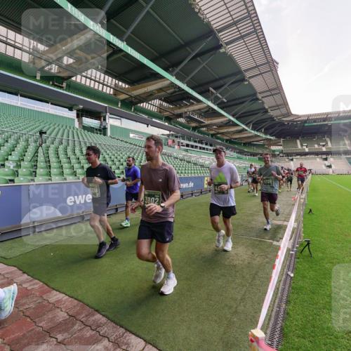 13.09.2026 - 21. swb-Marathon Bremen Michael Burmester http://msf.ph/oto/10315119 13.09.2026 13:11:12 Laufen im Stadion 265, 373, 448, 581, 703, 843, 869, 984, 1113, 1180, 1435, 1738, 1849, 1851, 1855, 1867, 1894, 1936, 1952, 1967, 2202, 2248, 2268, 2281, 2284, 2299, 2330, 2333, 2339, 2342, 2353, 2375, 2426, 2432, 2443, 2530, 2531, 2553, 2573, 2589, 2654, 2659, 2669, 2673, 2682, 2714, 2717, 2784, 2785, 2804, 2819, 2822, 2836, 2850, 2907, 2920, 2932, 2976, 3026, 3027, 3063, 3079, 3082, 3086, 3089, 3122, 3159, 3174, 3207, 3208, 3291, 3328, 3349, 3352, 3370, 3409, 3410, 3442, 3470, 800 meine-sportfotos.de