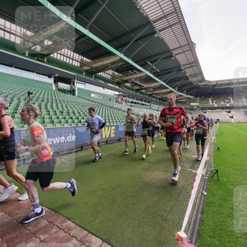 13.09.2026 - 21. swb-Marathon Bremen Michael Burmester http://msf.ph/oto/10315150 13.09.2026 13:11:16 Laufen im Stadion 265, 373, 581, 703, 843, 869, 984, 1113, 1180, 1226, 1435, 1738, 1849, 1851, 1855, 1867, 1894, 1936, 1952, 1967, 2202, 2248, 2268, 2281, 2284, 2299, 2330, 2333, 2339, 2342, 2353, 2375, 2426, 2432, 2443, 2530, 2531, 2553, 2589, 2654, 2659, 2669, 2673, 2682, 2714, 2717, 2784, 2785, 2804, 2819, 2822, 2836, 2850, 2907, 2920, 2932, 2976, 3026, 3027, 3063, 3079, 3082, 3086, 3089, 3122, 3159, 3174, 3207, 3208, 3291, 3328, 3349, 3352, 3370, 3409, 3410, 3442, 3470, 800 meine-sportfotos.de