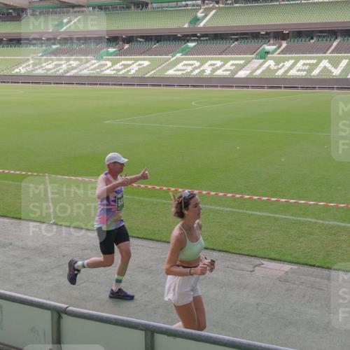 13.09.2026 - 21. swb-Marathon Bremen Michael Burmester http://msf.ph/oto/10315216 13.09.2026 12:49:41 Laufen im Stadion 469, 524, 572, 663, 670, 779, 826, 899, 1349, 1513, 1517, 1605, 1723, 1748, 1925, 2052, 2130, 2287, 2288, 2291, 2347, 2360, 2605, 2750, 2844, 2909, 3043, 3110, 3127, 3197, 3276, 3330, 3625, 3647, 3973, 4033, 4082, 4247, 4384, 4732, 4743, 4852, 4898, 4990, 5111, 5314, 5377, 5383, 5424, 5517, 5570, 5585, 5594, 5620, 5636, 5648, 6267, 6652, 6668, 6692, 6842, 6901, 6906, 6951, 7064, 7109, 7115, 7121, 7636, 7876, 8877, 8973, 9035, 9429, 13091 meine-sportfotos.de