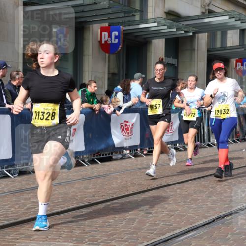13.09.2026 - 21. swb-Marathon Bremen Strokosch-Dieckow http://msf.ph/oto/10315270 13.09.2026 10:56:56 Ziel 10157, 10166, 10226, 10300, 10517, 10518, 10578, 10687, 10700, 10772, 10969, 11236, 11292, 11484, 11498, 11609, 11667, 12032, 12263, 12382, 12383, 12400, 12411, 10372, 10408, 10486, 10540, 10610, 10721, 10771, 10824, 10888, 10936, 11000, 11064, 11079, 11328, 11349, 11474, 11601, 11872, 11946, 12284, 12434 meine-sportfotos.de