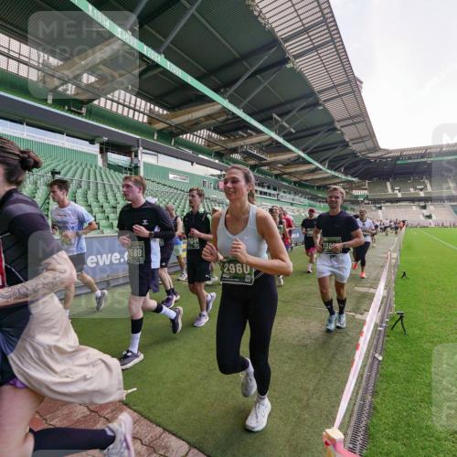 13.09.2026 - 21. swb-Marathon Bremen Michael Burmester http://msf.ph/oto/10315288 13.09.2026 13:11:28 Laufen im Stadion 265, 373, 581, 703, 843, 984, 1113, 1226, 1435, 1738, 1849, 1851, 1855, 1867, 1894, 1936, 1952, 1967, 2202, 2248, 2268, 2281, 2284, 2299, 2330, 2333, 2336, 2339, 2342, 2353, 2375, 2377, 2398, 2426, 2432, 2443, 2530, 2531, 2553, 2589, 2654, 2659, 2669, 2673, 2682, 2784, 2785, 2804, 2819, 2822, 2836, 2850, 2907, 2932, 2976, 3026, 3027, 3079, 3082, 3089, 3122, 3143, 3159, 3174, 3207, 3208, 3308, 3328, 3349, 3352, 3370, 3409, 3410, 3442, 3470, 800 meine-sportfotos.de