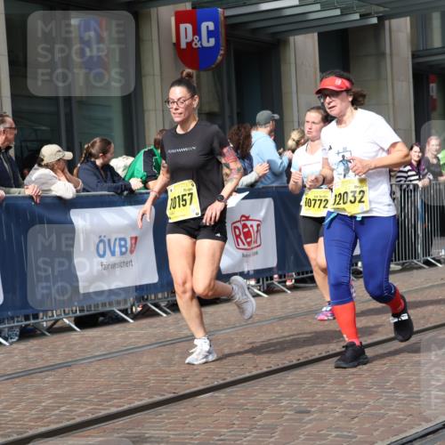 13.09.2026 - 21. swb-Marathon Bremen Strokosch-Dieckow http://msf.ph/oto/10315292 13.09.2026 10:56:56 Ziel 10157, 10166, 10226, 10300, 10517, 10518, 10578, 10687, 10700, 10772, 10969, 11236, 11292, 11484, 11498, 11609, 11667, 12032, 12263, 12382, 12383, 12400, 12411, 10372, 10408, 10486, 10540, 10610, 10721, 10771, 10824, 10888, 10936, 11000, 11064, 11079, 11328, 11349, 11474, 11601, 11872, 11946, 12284, 12434 meine-sportfotos.de