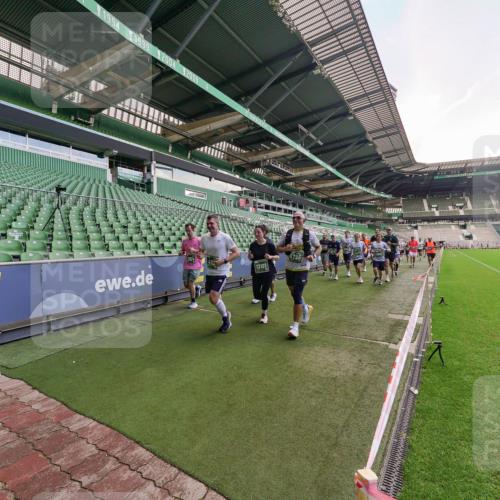 13.09.2026 - 21. swb-Marathon Bremen Michael Burmester http://msf.ph/oto/10315423 13.09.2026 13:11:40 Laufen im Stadion 265, 373, 581, 703, 843, 984, 1113, 1226, 1435, 1738, 1849, 1851, 1894, 1936, 1952, 1967, 2202, 2248, 2281, 2284, 2299, 2330, 2333, 2336, 2339, 2342, 2353, 2375, 2377, 2398, 2426, 2432, 2443, 2531, 2589, 2654, 2659, 2669, 2673, 2682, 2784, 2804, 2819, 2822, 2836, 2850, 2907, 2932, 2976, 3026, 3027, 3079, 3082, 3089, 3122, 3143, 3155, 3159, 3174, 3207, 3208, 3308, 3328, 3349, 3352, 3370, 3409, 3410, 3442, 3470, 800 meine-sportfotos.de