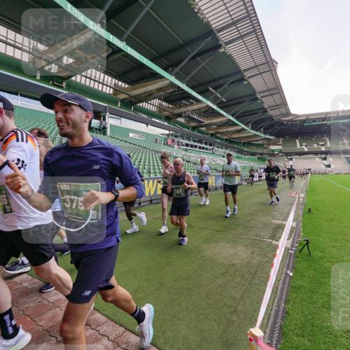 13.09.2026 - 21. swb-Marathon Bremen Michael Burmester http://msf.ph/oto/10315502 13.09.2026 13:11:48 Laufen im Stadion 118, 265, 373, 514, 581, 703, 843, 984, 1113, 1226, 1286, 1334, 1435, 1738, 1849, 1851, 1894, 1936, 1952, 1967, 2202, 2248, 2281, 2284, 2299, 2330, 2333, 2336, 2339, 2342, 2353, 2375, 2377, 2398, 2426, 2432, 2443, 2505, 2531, 2589, 2654, 2659, 2669, 2673, 2682, 2784, 2804, 2815, 2819, 2822, 2836, 2850, 2907, 2932, 2963, 2966, 2976, 3026, 3027, 3079, 3082, 3089, 3143, 3155, 3159, 3174, 3207, 3208, 3308, 3328, 3349, 3352, 3370, 3409, 3410, 3442, 3470, 549, 800 meine-sportfotos.de