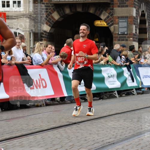 13.09.2026 - 21. swb-Marathon Bremen Strokosch-Dieckow http://msf.ph/oto/10315585 13.09.2026 13:06:12 Ziel 1017, 1745, 1879, 2538, 3520, 4157, 4712, 5803, 6025, 6058, 7399, 8334, 8706, 8877, 8973, 8983, 9010, 9918, 474, 1901, 7590, 8621, 9934, 13148 meine-sportfotos.de
