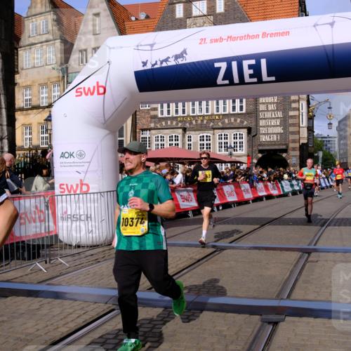 13.09.2026 - 21. swb-Marathon Bremen Tim E. http://msf.ph/oto/10315595 13.09.2026 10:56:08 Ziel 10243, 10374, 10423, 10550, 10690, 10703, 10809, 10952, 11510, 11972, 12061, 12108, 12125, 12143, 12188, 12484 meine-sportfotos.de