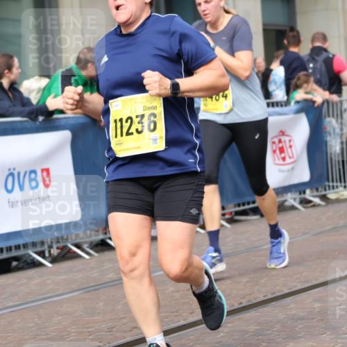 13.09.2026 - 21. swb-Marathon Bremen Strokosch-Dieckow http://msf.ph/oto/10315608 13.09.2026 10:57:03 Ziel 10166, 10177, 10226, 10300, 10394, 10517, 10518, 10578, 10687, 10700, 10969, 11106, 11236, 11292, 11365, 11480, 11484, 11498, 11609, 11667, 11734, 11965, 11966, 12037, 12111, 12263, 12372, 12382, 12383, 12400, 12411, 10157, 10408, 10486, 10610, 10771, 10772, 10888, 11000, 11079, 11328, 11872, 11946, 12032, 12284, 12434 meine-sportfotos.de