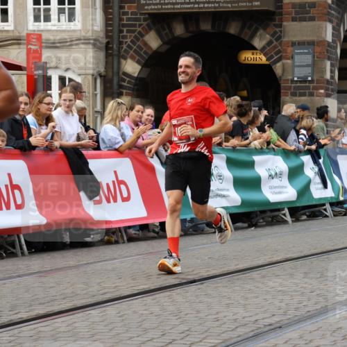 13.09.2026 - 21. swb-Marathon Bremen Strokosch-Dieckow http://msf.ph/oto/10315621 13.09.2026 13:06:12 Ziel 1017, 1745, 1879, 2538, 3520, 4157, 4712, 5803, 6025, 6058, 7399, 8334, 8706, 8877, 8973, 8983, 9010, 9918, 474, 1901, 7590, 8621, 9934, 13148 meine-sportfotos.de