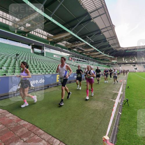 13.09.2026 - 21. swb-Marathon Bremen Michael Burmester http://msf.ph/oto/10315644 13.09.2026 13:12:04 Laufen im Stadion 118, 265, 373, 514, 581, 703, 843, 984, 1113, 1226, 1286, 1334, 1435, 1849, 1851, 1936, 1952, 2005, 2248, 2264, 2281, 2299, 2330, 2333, 2336, 2353, 2375, 2377, 2398, 2426, 2432, 2443, 2478, 2505, 2531, 2589, 2659, 2669, 2673, 2684, 2765, 2784, 2804, 2815, 2822, 2836, 2850, 2860, 2895, 2907, 2963, 2966, 2975, 2976, 3026, 3027, 3079, 3082, 3143, 3155, 3159, 3174, 3207, 3308, 3328, 3349, 3352, 3409, 3434, 3442, 3470, 549, 800 meine-sportfotos.de