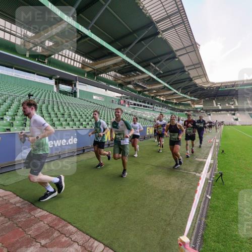 13.09.2026 - 21. swb-Marathon Bremen Michael Burmester http://msf.ph/oto/10315745 13.09.2026 13:12:14 Laufen im Stadion 118, 183, 265, 514, 695, 703, 843, 933, 984, 1113, 1226, 1286, 1334, 1435, 1849, 1851, 1936, 1952, 2005, 2248, 2264, 2281, 2299, 2330, 2336, 2353, 2375, 2377, 2398, 2426, 2443, 2461, 2478, 2505, 2531, 2589, 2659, 2669, 2673, 2684, 2765, 2784, 2792, 2804, 2815, 2822, 2836, 2850, 2860, 2895, 2907, 2963, 2966, 2975, 2976, 3026, 3027, 3079, 3082, 3143, 3155, 3159, 3207, 3293, 3308, 3328, 3349, 3352, 3409, 3434, 3442, 549, 800 meine-sportfotos.de