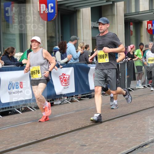 13.09.2026 - 21. swb-Marathon Bremen Strokosch-Dieckow http://msf.ph/oto/10315754 13.09.2026 10:57:06 Ziel 10166, 10177, 10226, 10300, 10394, 10517, 10518, 10578, 10687, 10700, 10969, 11106, 11292, 11365, 11480, 11498, 11609, 11667, 11734, 11965, 11966, 12037, 12111, 12263, 12372, 12382, 12383, 12400, 12411, 10157, 10408, 10610, 10700, 10772, 11000, 11079, 11236, 11292, 11328, 11484, 11872, 11946, 12032, 12284, 12434 meine-sportfotos.de