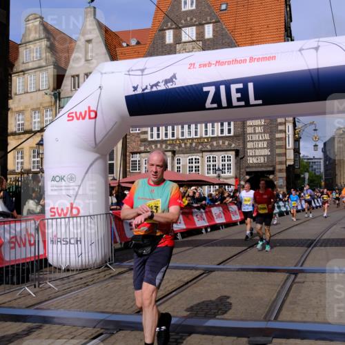 13.09.2026 - 21. swb-Marathon Bremen Tim E. http://msf.ph/oto/10315756 13.09.2026 10:56:12 Ziel 10243, 10298, 10374, 10690, 10703, 10952, 11790, 11972, 12061, 12108, 12143, 12484, 13565 meine-sportfotos.de