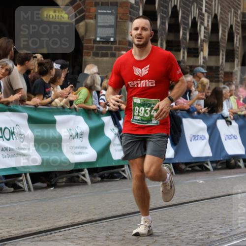 13.09.2026 - 21. swb-Marathon Bremen Strokosch-Dieckow http://msf.ph/oto/10315761 13.09.2026 13:06:16 Ziel 681, 1017, 1745, 2538, 3297, 3520, 4157, 4614, 4712, 5803, 6025, 6058, 7399, 8334, 8706, 8877, 8973, 8983, 9010, 9429, 9918, 474, 1921, 7590, 8621, 9934, 13148 meine-sportfotos.de