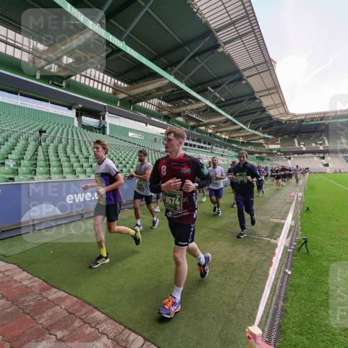 13.09.2026 - 21. swb-Marathon Bremen Michael Burmester http://msf.ph/oto/10315769 13.09.2026 13:12:16 Laufen im Stadion 118, 183, 265, 514, 695, 702, 703, 843, 933, 984, 1113, 1226, 1286, 1334, 1435, 1849, 1851, 1936, 1952, 2005, 2248, 2264, 2281, 2299, 2330, 2336, 2353, 2375, 2377, 2398, 2426, 2443, 2461, 2478, 2505, 2531, 2589, 2659, 2669, 2673, 2684, 2765, 2792, 2804, 2815, 2822, 2836, 2850, 2860, 2895, 2907, 2963, 2966, 2975, 2976, 3026, 3027, 3079, 3082, 3143, 3155, 3159, 3293, 3308, 3328, 3349, 3352, 3409, 3434, 3442, 549, 800 meine-sportfotos.de