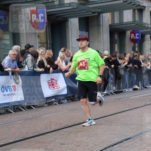 13.09.2026 - 21. swb-Marathon Bremen Strokosch-Dieckow http://msf.ph/oto/10315783 13.09.2026 13:16:11 Ziel 755, 792, 816, 985, 1076, 1162, 2474, 2604, 5255, 5554, 5963, 6367, 7053, 7603, 7801, 7875, 8171, 8288, 9031, 9115, 145, 481, 663, 740, 982, 1605, 1955, 2623, 3134, 3149, 4128, 4823, 5430, 5474, 5913, 6106, 6481, 6721, 6744, 7307, 7413, 8398, 8487, 9122, 9278, 13008, 13149, 13158 meine-sportfotos.de