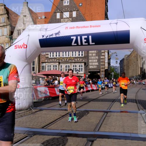 13.09.2026 - 21. swb-Marathon Bremen Tim E. http://msf.ph/oto/10315788 13.09.2026 10:56:13 Ziel 10298, 10374, 10690, 10703, 10952, 11790, 11972, 12061, 12108, 12143, 12484, 13565 meine-sportfotos.de