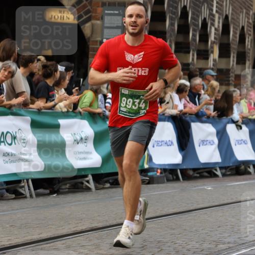 13.09.2026 - 21. swb-Marathon Bremen Strokosch-Dieckow http://msf.ph/oto/10315798 13.09.2026 13:06:17 Ziel 681, 1017, 1745, 3297, 3520, 4157, 4614, 4712, 5803, 6025, 6058, 6686, 7399, 8334, 8706, 8877, 8973, 8983, 9010, 9429, 9918, 1770, 1921, 7590, 8621, 13148 meine-sportfotos.de