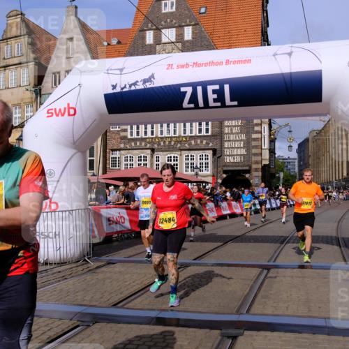 13.09.2026 - 21. swb-Marathon Bremen Tim E. http://msf.ph/oto/10315807 13.09.2026 10:56:14 Ziel 10298, 10374, 10690, 10703, 10952, 11790, 11972, 12061, 12108, 12143, 12484, 13565 meine-sportfotos.de