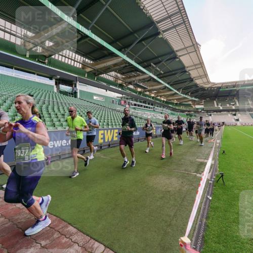 13.09.2026 - 21. swb-Marathon Bremen Michael Burmester http://msf.ph/oto/10315818 13.09.2026 13:12:20 Laufen im Stadion 118, 183, 265, 349, 514, 695, 702, 703, 843, 933, 984, 1113, 1226, 1286, 1334, 1435, 1849, 1851, 1936, 1952, 2005, 2248, 2264, 2281, 2299, 2330, 2336, 2353, 2375, 2377, 2398, 2426, 2443, 2461, 2478, 2505, 2531, 2589, 2659, 2669, 2673, 2684, 2765, 2792, 2804, 2815, 2822, 2836, 2850, 2860, 2884, 2895, 2907, 2963, 2966, 2975, 2976, 3027, 3079, 3082, 3143, 3155, 3159, 3293, 3308, 3328, 3349, 3352, 3409, 3434, 3442, 549, 800 meine-sportfotos.de