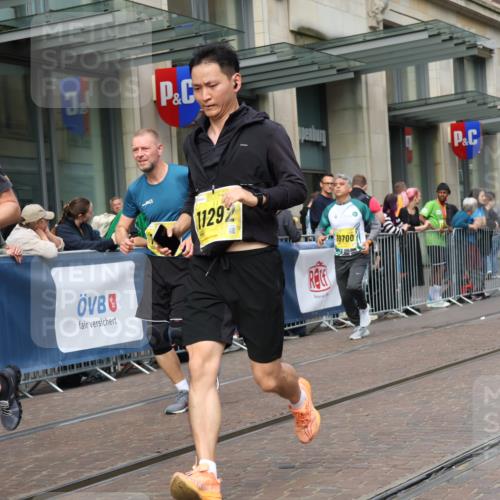 13.09.2026 - 21. swb-Marathon Bremen Strokosch-Dieckow http://msf.ph/oto/10315835 13.09.2026 10:57:07 Ziel 10166, 10177, 10226, 10300, 10394, 10517, 10518, 10578, 10687, 10969, 11106, 11245, 11365, 11480, 11498, 11609, 11667, 11734, 11965, 11966, 12037, 12111, 12263, 12372, 12382, 12383, 12400, 12411, 10157, 10408, 10578, 10610, 10700, 10772, 11000, 11079, 11236, 11292, 11328, 11484, 11667, 11872, 11946, 12032, 12284, 12434 meine-sportfotos.de