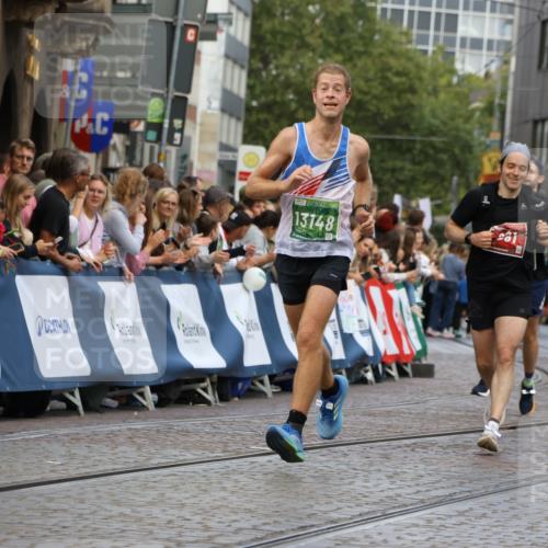 13.09.2026 - 21. swb-Marathon Bremen Strokosch-Dieckow http://msf.ph/oto/10315885 13.09.2026 13:06:23 Ziel 681, 3297, 3466, 4614, 4712, 5803, 6058, 6686, 7336, 7399, 8334, 8670, 8877, 8983, 9429, 9918, 508, 1770, 1921, 2832, 4777, 7590, 13148 meine-sportfotos.de