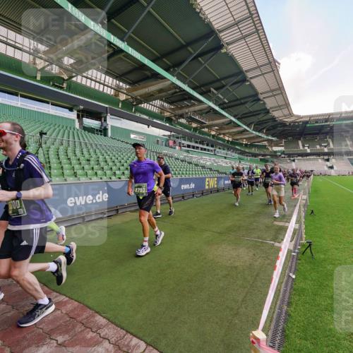 13.09.2026 - 21. swb-Marathon Bremen Michael Burmester http://msf.ph/oto/10315911 13.09.2026 13:12:29 Laufen im Stadion 118, 183, 265, 278, 349, 514, 576, 695, 702, 703, 843, 933, 950, 1005, 1113, 1143, 1226, 1286, 1334, 1435, 1641, 1849, 1851, 1936, 1952, 1991, 2005, 2248, 2264, 2281, 2299, 2330, 2336, 2353, 2375, 2377, 2398, 2426, 2439, 2461, 2478, 2505, 2612, 2659, 2665, 2669, 2673, 2684, 2765, 2773, 2792, 2804, 2815, 2822, 2836, 2850, 2860, 2884, 2895, 2907, 2921, 2963, 2966, 2975, 2976, 3027, 3079, 3082, 3143, 3155, 3159, 3253, 3293, 3308, 3313, 3328, 3349, 3352, 3434, 3442, 549 meine-sportfotos.de