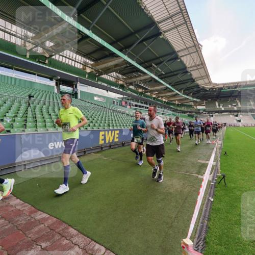 13.09.2026 - 21. swb-Marathon Bremen Michael Burmester http://msf.ph/oto/10315975 13.09.2026 13:12:35 Laufen im Stadion 118, 183, 265, 278, 349, 514, 576, 695, 702, 703, 843, 933, 950, 1005, 1113, 1143, 1226, 1286, 1334, 1435, 1641, 1849, 1851, 1936, 1952, 1991, 2005, 2248, 2264, 2281, 2299, 2336, 2353, 2375, 2377, 2398, 2426, 2439, 2461, 2478, 2505, 2612, 2659, 2665, 2669, 2673, 2684, 2765, 2773, 2792, 2804, 2815, 2816, 2822, 2850, 2860, 2884, 2895, 2907, 2921, 2963, 2966, 2975, 2976, 3016, 3027, 3079, 3082, 3143, 3155, 3159, 3253, 3293, 3308, 3313, 3328, 3349, 3352, 3434, 3442, 549 meine-sportfotos.de