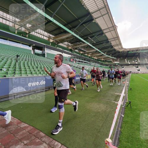 13.09.2026 - 21. swb-Marathon Bremen Michael Burmester http://msf.ph/oto/10315981 13.09.2026 13:12:36 Laufen im Stadion 118, 183, 265, 278, 349, 514, 576, 695, 702, 703, 843, 933, 950, 1005, 1113, 1143, 1226, 1286, 1334, 1435, 1641, 1849, 1851, 1936, 1952, 1991, 2005, 2248, 2264, 2281, 2299, 2336, 2353, 2375, 2377, 2398, 2426, 2439, 2461, 2478, 2505, 2612, 2659, 2665, 2669, 2673, 2684, 2765, 2773, 2792, 2804, 2815, 2816, 2822, 2850, 2860, 2884, 2895, 2907, 2921, 2963, 2966, 2975, 2976, 3016, 3027, 3079, 3082, 3143, 3155, 3159, 3253, 3293, 3308, 3313, 3328, 3349, 3352, 3434, 3442, 549 meine-sportfotos.de