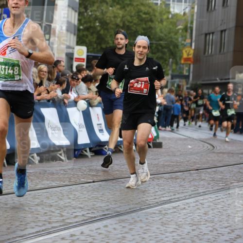13.09.2026 - 21. swb-Marathon Bremen Strokosch-Dieckow http://msf.ph/oto/10315987 13.09.2026 13:06:24 Ziel 681, 3297, 3466, 4614, 4712, 5803, 6058, 6686, 7336, 7399, 8334, 8670, 8877, 8983, 9429, 9918, 508, 1770, 1921, 2832, 3910, 4777, 7590, 13148 meine-sportfotos.de