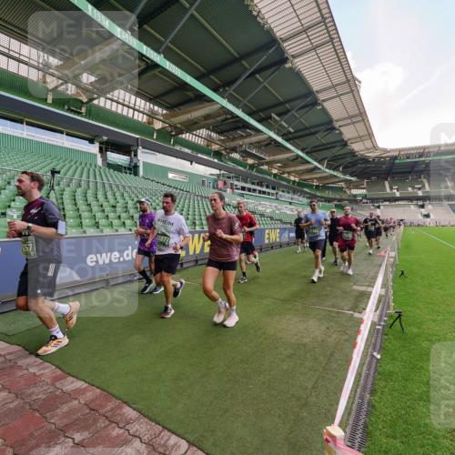 13.09.2026 - 21. swb-Marathon Bremen Michael Burmester http://msf.ph/oto/10315993 13.09.2026 13:12:37 Laufen im Stadion 118, 183, 265, 278, 349, 514, 576, 695, 702, 703, 843, 933, 950, 1005, 1113, 1143, 1226, 1286, 1334, 1435, 1641, 1849, 1851, 1936, 1952, 1991, 2005, 2248, 2264, 2281, 2299, 2336, 2353, 2375, 2377, 2398, 2426, 2439, 2461, 2478, 2505, 2612, 2659, 2665, 2669, 2673, 2684, 2765, 2773, 2792, 2804, 2815, 2816, 2822, 2850, 2860, 2884, 2895, 2907, 2921, 2963, 2966, 2975, 2976, 3016, 3027, 3079, 3082, 3143, 3155, 3159, 3253, 3293, 3308, 3313, 3328, 3349, 3352, 3434, 3442, 549 meine-sportfotos.de