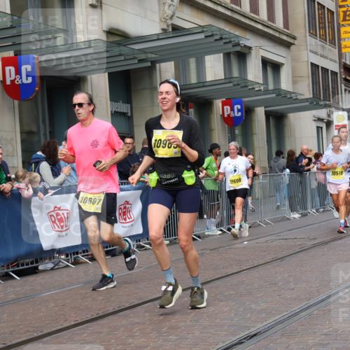 13.09.2026 - 21. swb-Marathon Bremen Strokosch-Dieckow http://msf.ph/oto/10315998 13.09.2026 10:57:10 Ziel 10177, 10226, 10300, 10394, 10517, 10518, 10687, 11106, 11245, 11365, 11480, 11498, 11609, 11734, 11965, 11966, 12037, 12111, 12222, 12263, 12372, 12382, 12383, 12400, 12411, 10157, 10166, 10408, 10578, 10610, 10700, 10772, 10969, 11000, 11079, 11236, 11292, 11328, 11484, 11667, 11946, 12032, 12284, 12382, 12383 meine-sportfotos.de