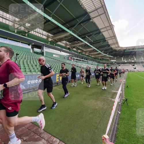 13.09.2026 - 21. swb-Marathon Bremen Michael Burmester http://msf.ph/oto/10316037 13.09.2026 13:12:39 Laufen im Stadion 118, 183, 265, 270, 278, 349, 514, 576, 695, 702, 703, 843, 933, 950, 1005, 1113, 1143, 1226, 1286, 1334, 1426, 1435, 1641, 1849, 1851, 1936, 1952, 1991, 2005, 2248, 2264, 2281, 2299, 2336, 2353, 2375, 2377, 2398, 2426, 2439, 2461, 2478, 2505, 2612, 2659, 2665, 2673, 2684, 2765, 2773, 2792, 2804, 2815, 2816, 2822, 2850, 2860, 2884, 2895, 2907, 2921, 2963, 2966, 2975, 2976, 3016, 3027, 3079, 3082, 3143, 3155, 3159, 3253, 3277, 3293, 3308, 3313, 3328, 3349, 3352, 3434, 3442, 549 meine-sportfotos.de