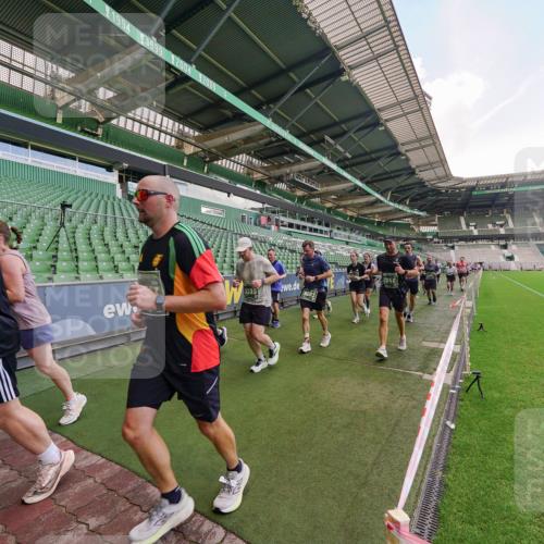13.09.2026 - 21. swb-Marathon Bremen Michael Burmester http://msf.ph/oto/10316059 13.09.2026 13:12:42 Laufen im Stadion 118, 183, 265, 270, 278, 349, 514, 576, 695, 702, 703, 843, 933, 950, 1005, 1113, 1143, 1226, 1286, 1334, 1426, 1435, 1641, 1849, 1851, 1936, 1952, 1991, 2005, 2248, 2264, 2281, 2299, 2336, 2353, 2375, 2377, 2398, 2426, 2439, 2461, 2478, 2505, 2612, 2659, 2665, 2673, 2684, 2765, 2773, 2792, 2804, 2815, 2816, 2822, 2850, 2860, 2884, 2895, 2907, 2921, 2963, 2966, 2975, 2976, 3016, 3027, 3079, 3082, 3143, 3155, 3159, 3253, 3277, 3293, 3308, 3313, 3328, 3349, 3434, 3442, 549 meine-sportfotos.de