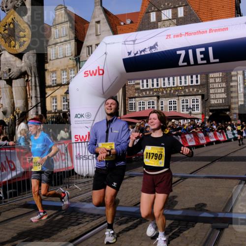 13.09.2026 - 21. swb-Marathon Bremen Tim E. http://msf.ph/oto/10316060 13.09.2026 10:56:19 Ziel 10298, 10365, 10690, 10703, 10949, 10957, 10960, 11219, 11782, 11790, 11972, 12061, 12143, 12476, 12484, 13565 meine-sportfotos.de