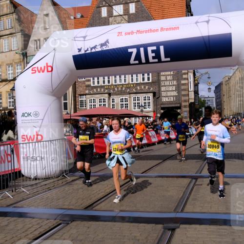 13.09.2026 - 21. swb-Marathon Bremen Tim E. http://msf.ph/oto/10316125 13.09.2026 10:56:24 Ziel 10246, 10298, 10365, 10443, 10690, 10699, 10949, 10957, 10960, 11219, 11280, 11782, 11790, 11972, 12061, 12476, 12484, 13565 meine-sportfotos.de