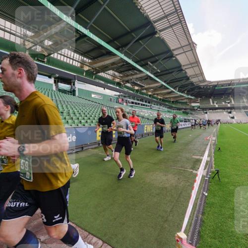 13.09.2026 - 21. swb-Marathon Bremen Michael Burmester http://msf.ph/oto/10316161 13.09.2026 13:12:50 Laufen im Stadion 118, 183, 270, 278, 349, 514, 576, 600, 695, 702, 703, 843, 933, 950, 1005, 1113, 1143, 1226, 1286, 1334, 1426, 1435, 1596, 1641, 1849, 1851, 1936, 1952, 1991, 2005, 2079, 2248, 2264, 2281, 2336, 2353, 2375, 2377, 2398, 2426, 2439, 2461, 2478, 2505, 2612, 2659, 2665, 2673, 2684, 2765, 2773, 2792, 2804, 2815, 2816, 2822, 2850, 2860, 2884, 2895, 2907, 2921, 2963, 2966, 2972, 2975, 2976, 3016, 3027, 3079, 3082, 3143, 3155, 3253, 3277, 3293, 3308, 3313, 3328, 3349, 3434, 3442, 549 meine-sportfotos.de