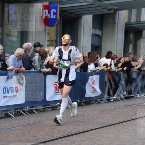 13.09.2026 - 21. swb-Marathon Bremen Strokosch-Dieckow http://msf.ph/oto/10316190 13.09.2026 13:16:19 Ziel 472, 675, 696, 734, 816, 827, 985, 1076, 1162, 2473, 2474, 2604, 2809, 3716, 4135, 4485, 5255, 5772, 6367, 6531, 6535, 7053, 7603, 7801, 7875, 8171, 8288, 481, 663, 740, 755, 792, 1605, 1955, 2623, 3134, 3149, 4128, 5430, 5554, 5963, 6106, 6721, 6744, 8398, 8487, 9031, 9115, 13008, 13158 meine-sportfotos.de