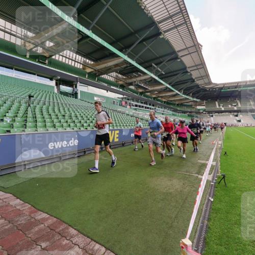 13.09.2026 - 21. swb-Marathon Bremen Michael Burmester http://msf.ph/oto/10316257 13.09.2026 13:13:05 Laufen im Stadion 118, 183, 270, 278, 349, 514, 576, 600, 631, 695, 702, 843, 933, 950, 1005, 1113, 1143, 1226, 1286, 1334, 1426, 1435, 1596, 1641, 1849, 1851, 1991, 2005, 2035, 2079, 2248, 2264, 2336, 2375, 2377, 2387, 2398, 2426, 2439, 2457, 2461, 2478, 2505, 2540, 2612, 2659, 2665, 2673, 2684, 2693, 2765, 2773, 2792, 2815, 2816, 2822, 2850, 2860, 2884, 2895, 2921, 2963, 2966, 2972, 2975, 3016, 3027, 3079, 3111, 3143, 3155, 3209, 3253, 3277, 3293, 3304, 3308, 3313, 3328, 3349, 3434, 3442, 549 meine-sportfotos.de