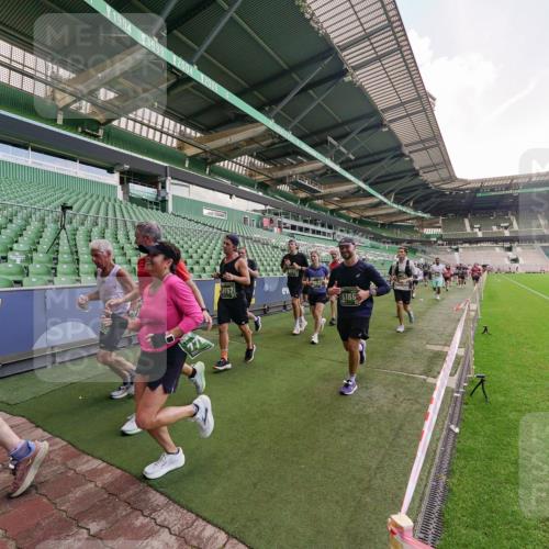 13.09.2026 - 21. swb-Marathon Bremen Michael Burmester http://msf.ph/oto/10316284 13.09.2026 13:13:07 Laufen im Stadion 118, 183, 270, 278, 349, 514, 576, 600, 631, 695, 702, 843, 933, 950, 1005, 1113, 1143, 1226, 1286, 1334, 1426, 1435, 1596, 1641, 1849, 1851, 1991, 2005, 2035, 2079, 2248, 2264, 2336, 2375, 2377, 2387, 2398, 2426, 2439, 2457, 2461, 2478, 2505, 2540, 2612, 2659, 2665, 2673, 2684, 2693, 2765, 2773, 2792, 2815, 2816, 2822, 2850, 2860, 2884, 2895, 2921, 2963, 2966, 2972, 2975, 3016, 3027, 3079, 3111, 3143, 3155, 3209, 3253, 3277, 3293, 3304, 3308, 3313, 3349, 3434, 3442, 549 meine-sportfotos.de