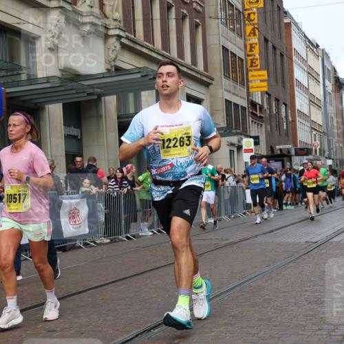 13.09.2026 - 21. swb-Marathon Bremen Strokosch-Dieckow http://msf.ph/oto/10316291 13.09.2026 10:57:14 Ziel 10177, 10226, 10300, 10394, 10460, 10517, 10518, 11106, 11245, 11365, 11480, 11498, 11609, 11734, 11965, 11966, 12037, 12111, 12222, 12264, 12372, 12400, 12411, 10157, 10166, 10408, 10578, 10687, 10700, 10772, 10969, 11000, 11079, 11236, 11292, 11328, 11484, 11667, 11946, 12032, 12263, 12382, 12383, 12411 meine-sportfotos.de