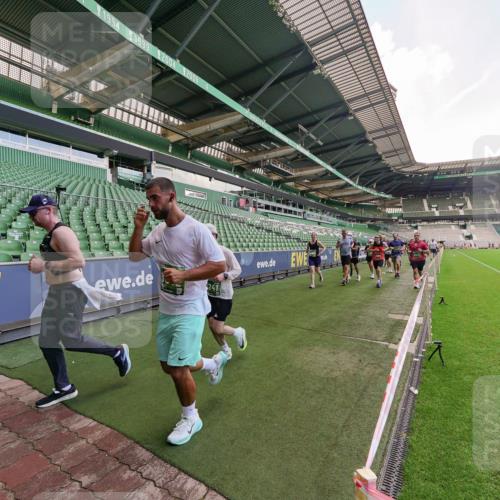 13.09.2026 - 21. swb-Marathon Bremen Michael Burmester http://msf.ph/oto/10316336 13.09.2026 13:13:12 Laufen im Stadion 118, 183, 270, 278, 349, 514, 576, 600, 631, 695, 702, 843, 933, 950, 1005, 1143, 1226, 1286, 1334, 1426, 1435, 1596, 1641, 1849, 1991, 2005, 2035, 2079, 2248, 2264, 2336, 2375, 2377, 2387, 2398, 2412, 2426, 2439, 2457, 2461, 2478, 2505, 2540, 2612, 2665, 2673, 2684, 2693, 2765, 2773, 2792, 2815, 2816, 2850, 2860, 2884, 2895, 2921, 2963, 2966, 2972, 2975, 3016, 3111, 3143, 3155, 3209, 3253, 3277, 3293, 3304, 3308, 3313, 3349, 3434, 3442, 3661, 549 meine-sportfotos.de
