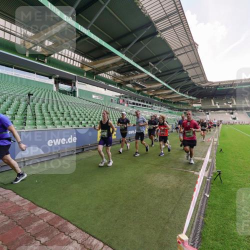 13.09.2026 - 21. swb-Marathon Bremen Michael Burmester http://msf.ph/oto/10316357 13.09.2026 13:13:13 Laufen im Stadion 118, 183, 270, 278, 349, 514, 576, 600, 631, 695, 702, 843, 933, 950, 1005, 1143, 1226, 1286, 1334, 1426, 1435, 1596, 1641, 1849, 1991, 2005, 2035, 2079, 2248, 2264, 2336, 2375, 2377, 2387, 2398, 2412, 2426, 2439, 2457, 2461, 2478, 2505, 2540, 2612, 2665, 2673, 2684, 2693, 2765, 2773, 2792, 2815, 2816, 2850, 2860, 2884, 2895, 2921, 2963, 2966, 2972, 2975, 3016, 3111, 3143, 3155, 3209, 3253, 3277, 3293, 3304, 3308, 3313, 3349, 3434, 3442, 3661, 549 meine-sportfotos.de