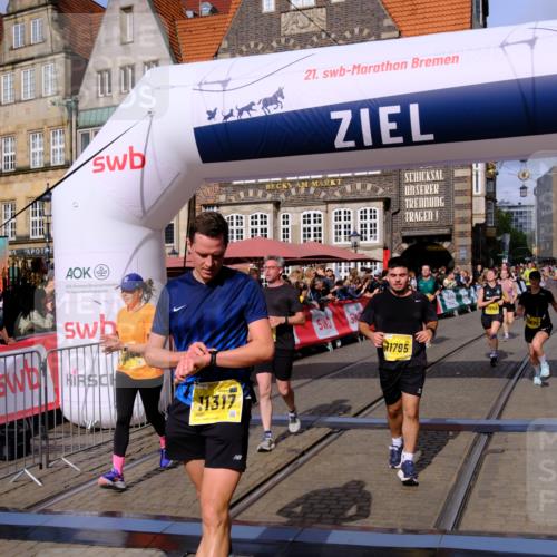 13.09.2026 - 21. swb-Marathon Bremen Tim E. http://msf.ph/oto/10316395 13.09.2026 10:56:42 Ziel 10184, 10211, 10240, 10322, 10356, 10443, 10670, 10675, 10699, 10844, 11069, 11256, 11280, 11317, 11407, 11570, 11693, 11795, 11844, 11855, 11871, 12452, 12543 meine-sportfotos.de