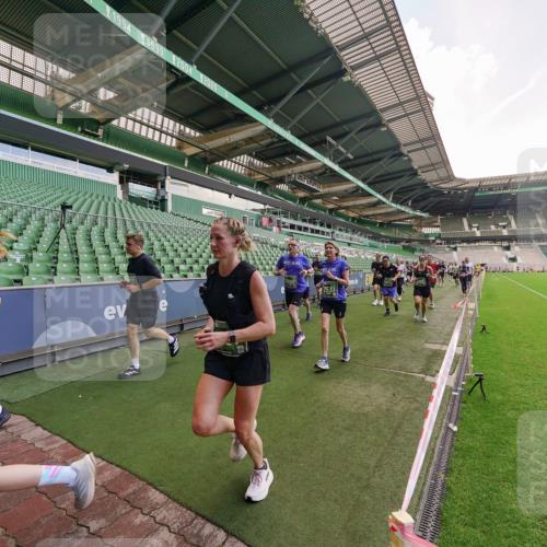 13.09.2026 - 21. swb-Marathon Bremen Michael Burmester http://msf.ph/oto/10316401 13.09.2026 13:13:17 Laufen im Stadion 118, 183, 270, 278, 349, 460, 514, 576, 600, 631, 695, 702, 843, 933, 950, 1005, 1143, 1226, 1286, 1334, 1426, 1435, 1596, 1641, 1849, 1991, 2005, 2035, 2079, 2264, 2336, 2375, 2377, 2387, 2398, 2412, 2439, 2457, 2461, 2478, 2505, 2521, 2540, 2612, 2665, 2673, 2684, 2693, 2765, 2773, 2792, 2815, 2816, 2850, 2860, 2884, 2895, 2921, 2963, 2966, 2972, 2975, 3016, 3111, 3143, 3155, 3209, 3253, 3277, 3293, 3304, 3308, 3313, 3378, 3434, 3442, 3661, 549 meine-sportfotos.de