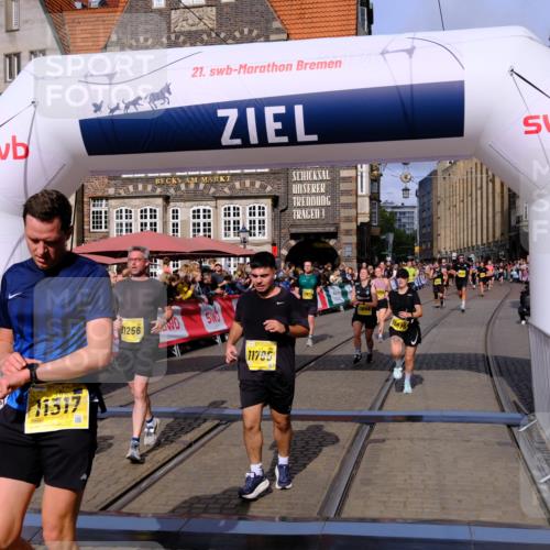13.09.2026 - 21. swb-Marathon Bremen Tim E. http://msf.ph/oto/10316411 13.09.2026 10:56:43 Ziel 10184, 10211, 10240, 10322, 10356, 10443, 10670, 10675, 10699, 10844, 11069, 11256, 11280, 11317, 11407, 11570, 11693, 11795, 11844, 11855, 11871, 11911, 11996, 12452, 12543 meine-sportfotos.de