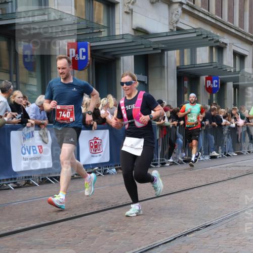 13.09.2026 - 21. swb-Marathon Bremen Strokosch-Dieckow http://msf.ph/oto/10316421 13.09.2026 13:16:24 Ziel 472, 675, 696, 734, 816, 827, 985, 1076, 2473, 2474, 2809, 3716, 3961, 4135, 4137, 4485, 5255, 5772, 6049, 6367, 6531, 6535, 7297, 7387, 7603, 7875, 8171, 8288, 481, 663, 740, 755, 792, 1162, 1605, 2604, 3134, 4128, 5554, 5963, 6106, 6721, 6744, 7053, 7603, 7801, 8398, 8487, 9031, 9115, 13008, 13158 meine-sportfotos.de