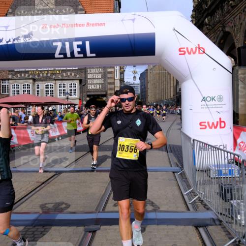 13.09.2026 - 21. swb-Marathon Bremen Tim E. http://msf.ph/oto/10316494 13.09.2026 10:56:49 Ziel 10184, 10211, 10240, 10356, 10372, 10540, 10675, 10721, 10824, 10844, 10936, 11069, 11256, 11317, 11349, 11407, 11474, 11601, 11795, 11844, 11855, 11871, 11911, 11996, 12543 meine-sportfotos.de